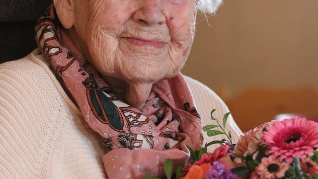 Astrid Gundersen, Skien, fyller 100 år onsdag 6.mars!