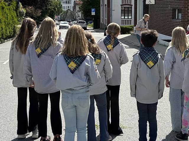 Familiegudstjeneste med gatefest
