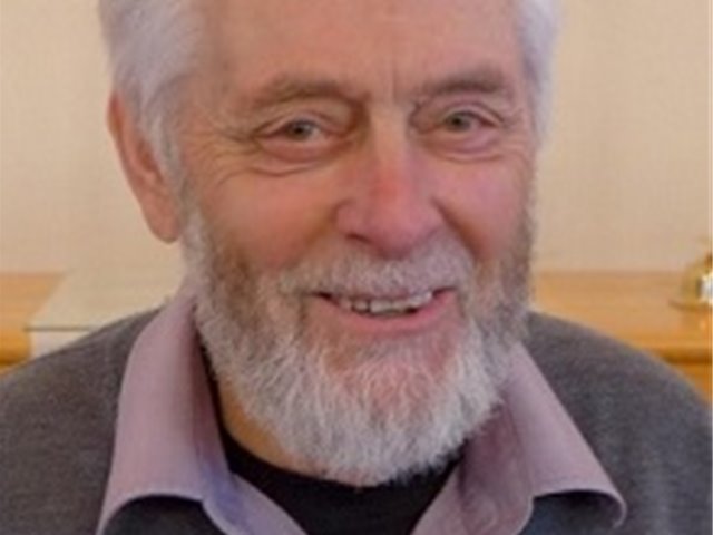 Gudstjeneste ledet av Jorun Askilsrud. Rein Olav Berntsen taler og synger. Musikk ved Magne Grønlund. Kirkekaffe