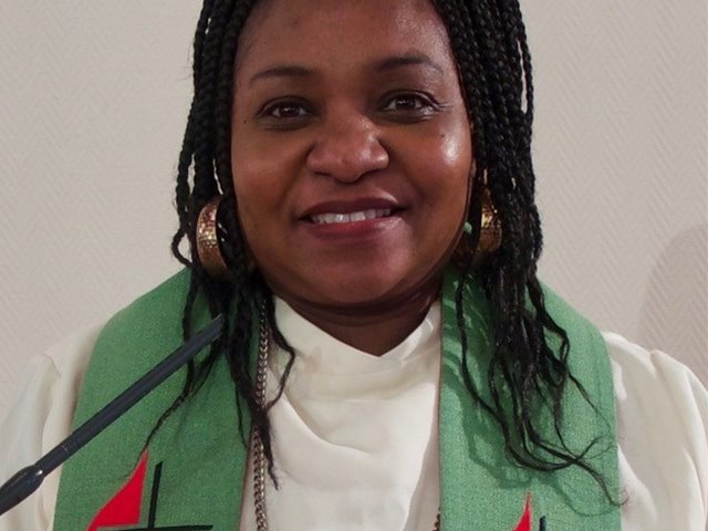 Gudstjeneste med nattverd ved pastor Susan G. Mati. Audun Ringkjøb spiller. Opplegg for barna. Kirkekaffe.