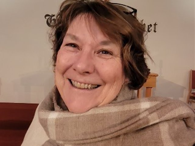 ALLE- SAMMEN -gudstjeneste. Starter med kirkekaffe. Tema: «Hva har du i sekken?» Vigdis-Merete  Rønning med flere .  Musikk av Egil Granum. 