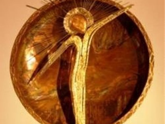 Adventgudstjeneste med julesanger. Pastor Susan G. Mati med flere. Kirkekaffe.